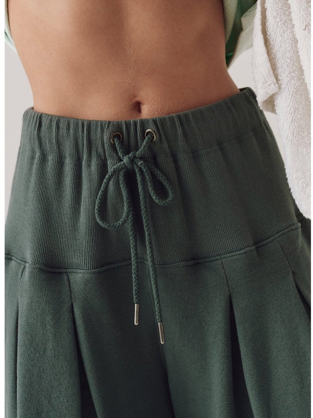 NWOT - Free People Movement - Studio Siren Pants - Pine Green - Size L - Picture 2 of 6